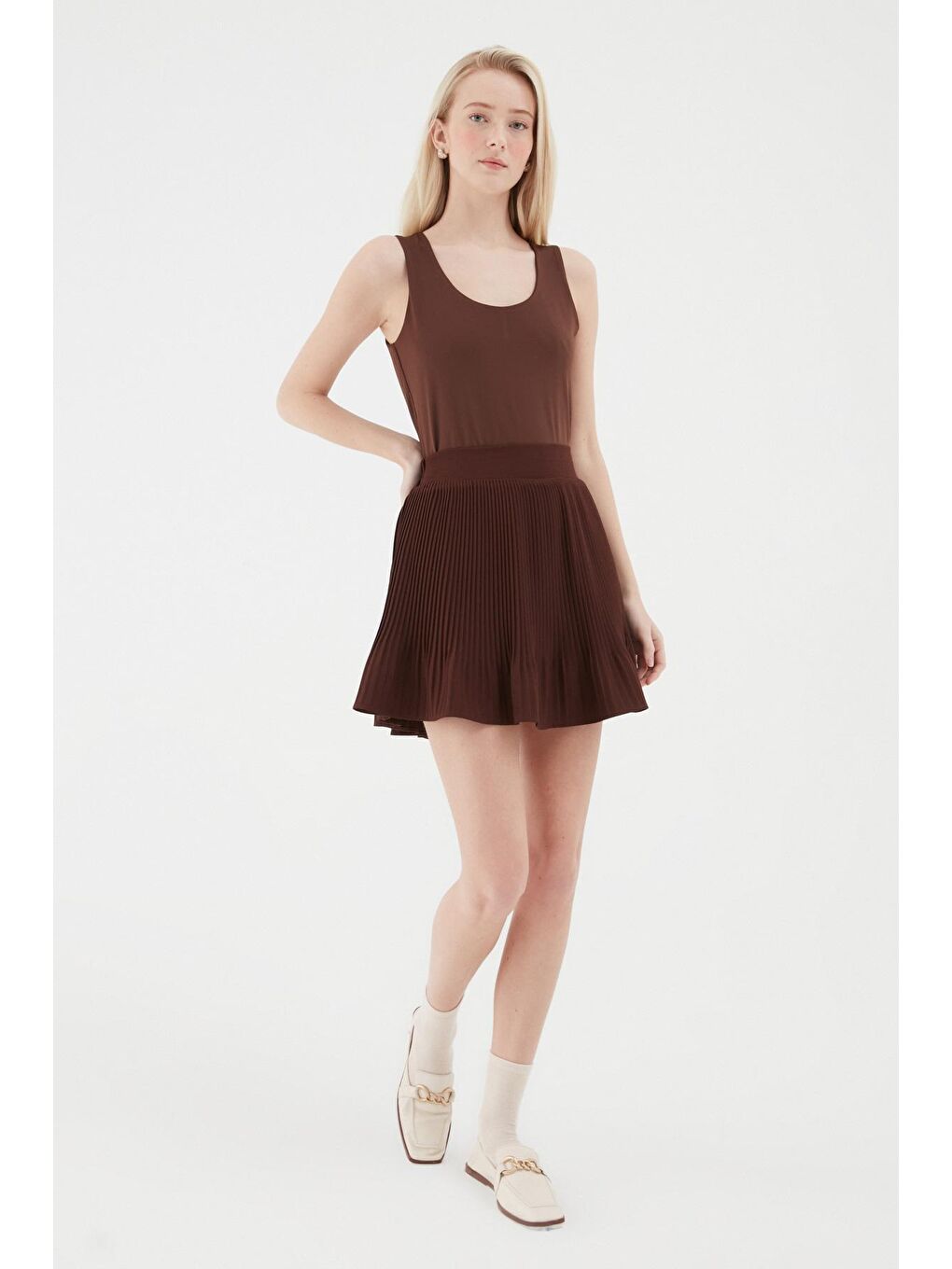 Piliseli İçi Şortlu Mini Etek Kahverengi-2