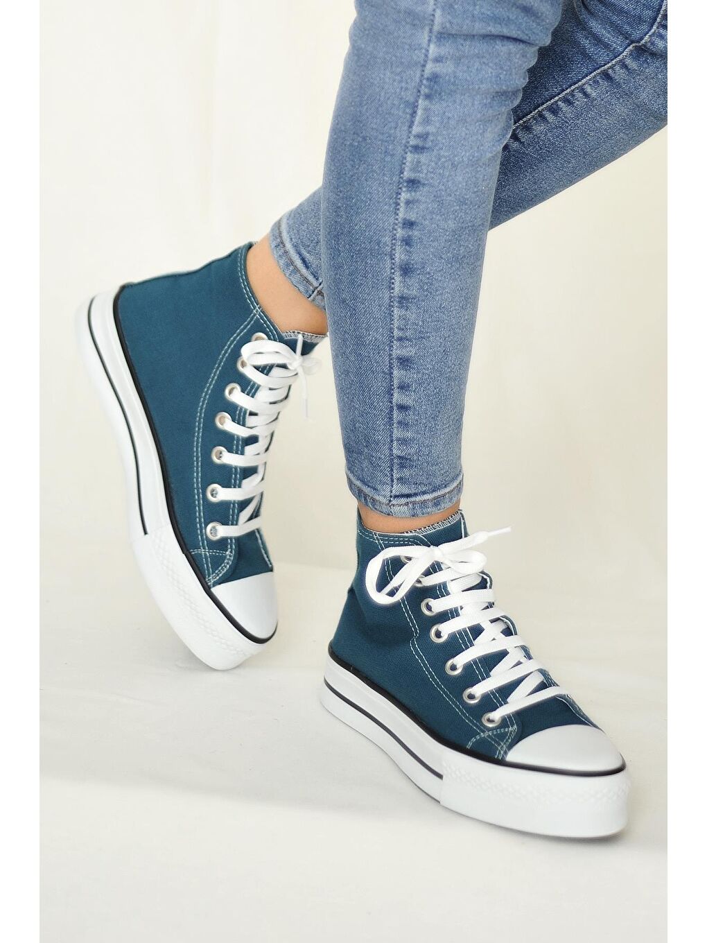 Yeşil Bağcıklı Kalın Taban Bilekte Keten Kadın Sneaker 10-8888-22