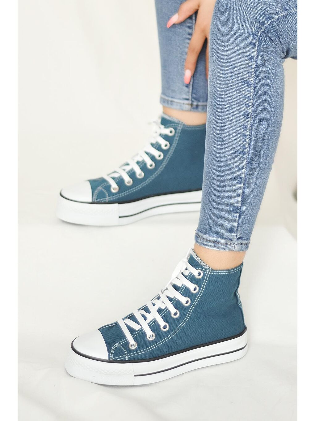 Yeşil Bağcıklı Kalın Taban Bilekte Keten Kadın Sneaker 10-8888-22-2