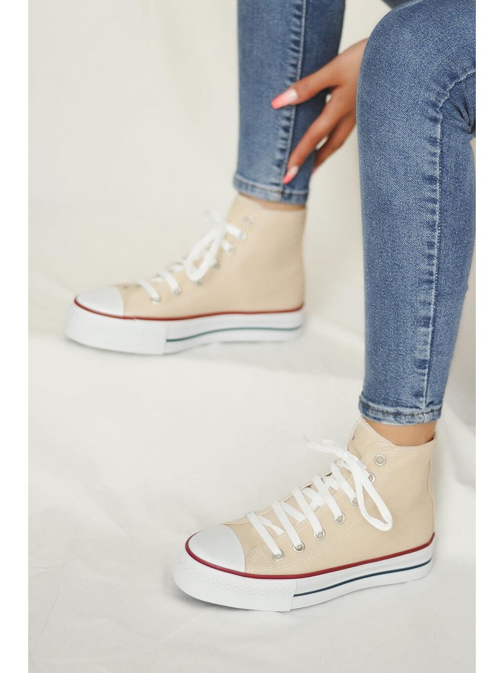 Bej Bağcıklı Kalın Taban Bilekte Keten Kadın Sneaker 10-8888-22