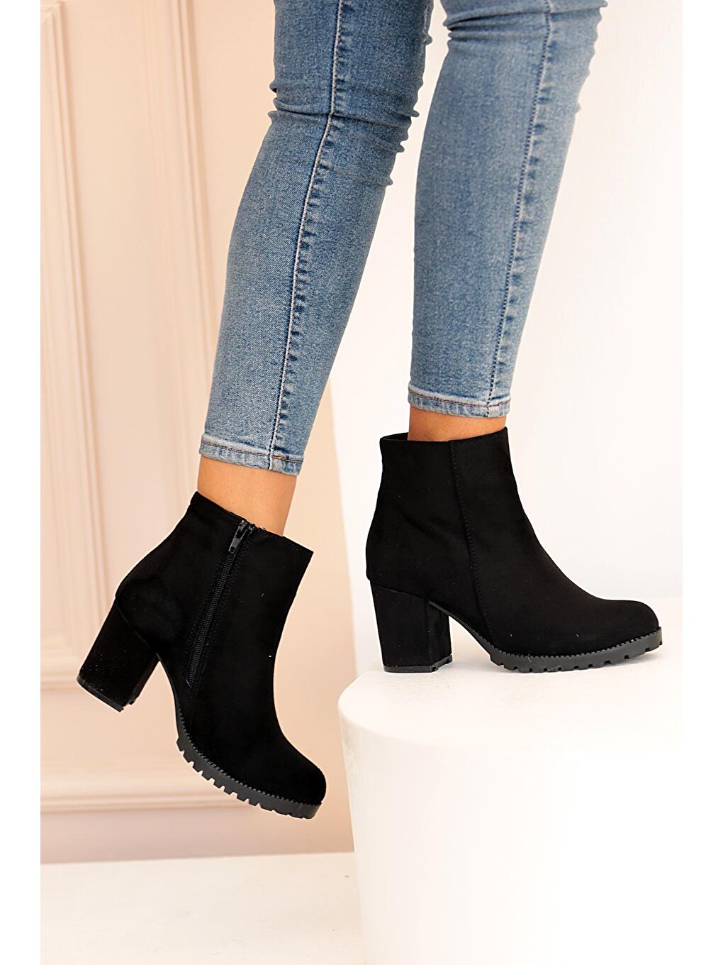 Siyah Fermuarlı Kalın Topuklu Rahat Taban Kadın Bot 025-5005-22Süet-2