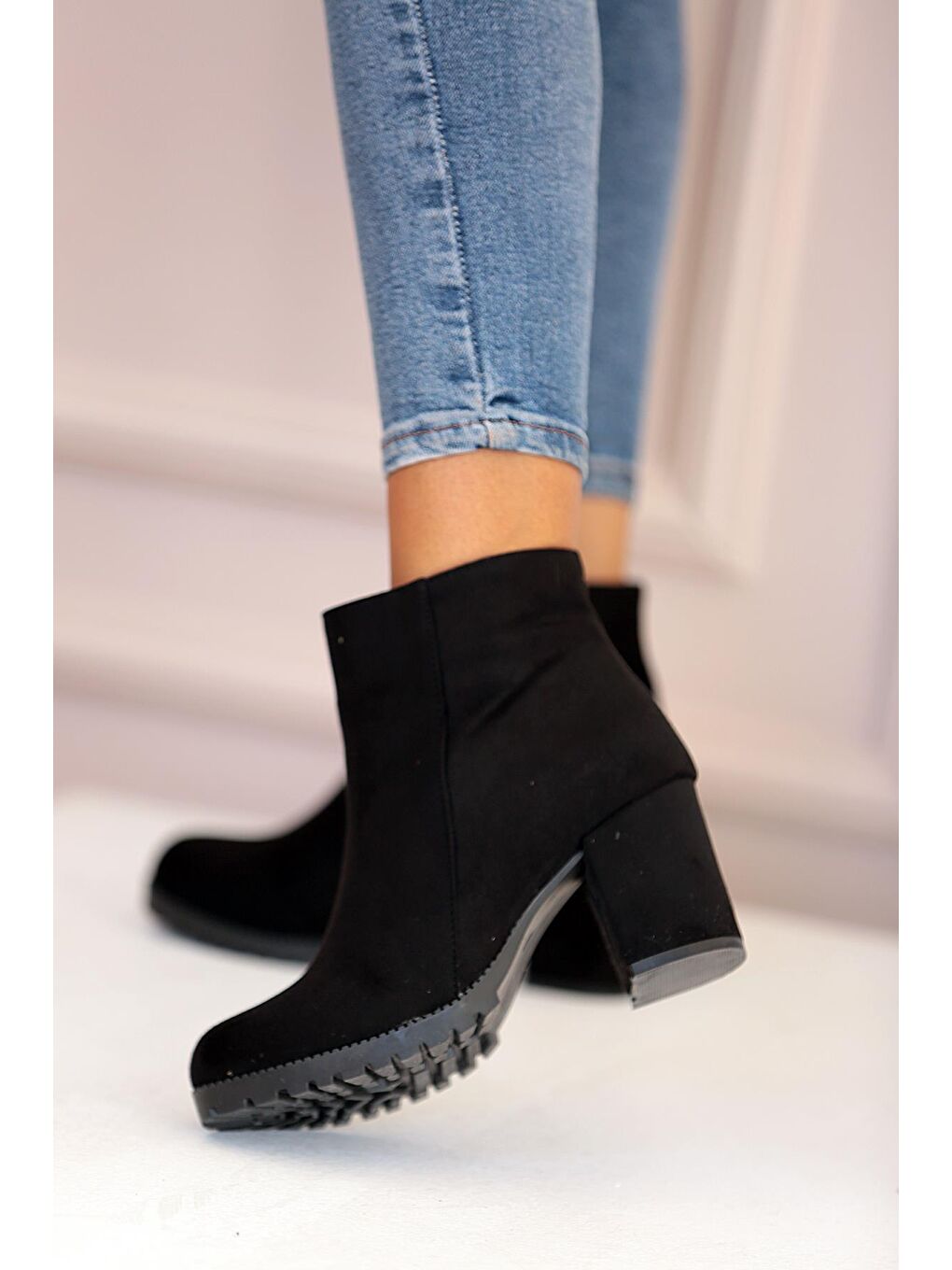 Siyah Fermuarlı Kalın Topuklu Rahat Taban Kadın Bot 025-5005-22Süet-3