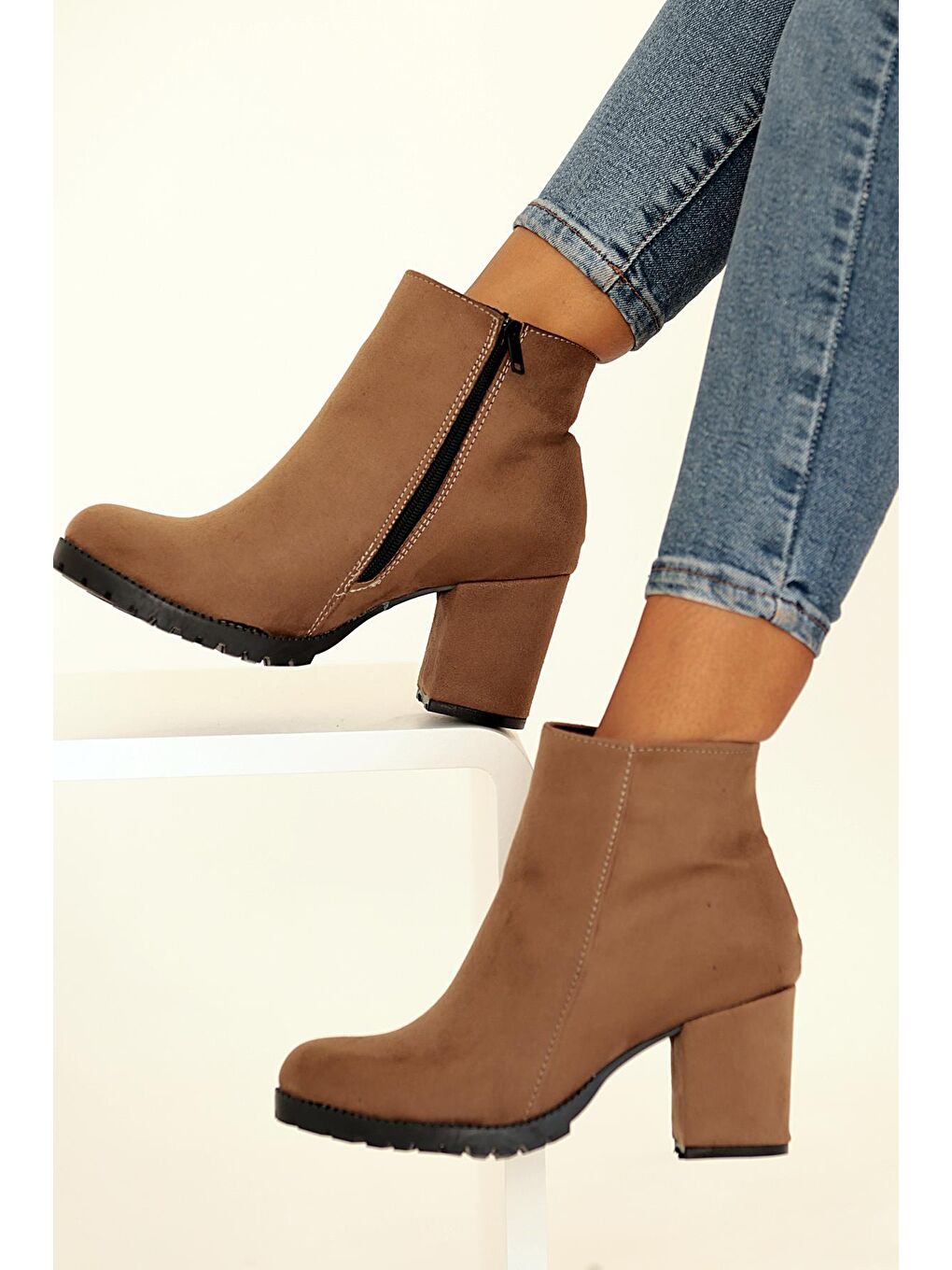 Bej Fermuarlı Kalın Topuklu Rahat Taban Kadın Bot 025-5005-22Süet-2