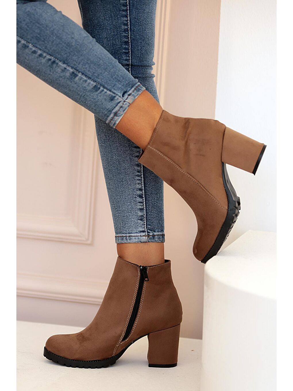 Bej Fermuarlı Kalın Topuklu Rahat Taban Kadın Bot 025-5005-22Süet-3