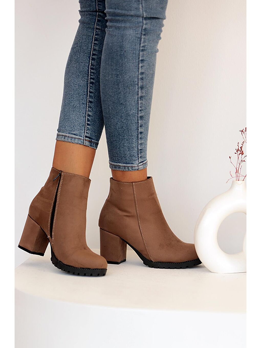 Bej Fermuarlı Kalın Topuklu Rahat Taban Kadın Bot 025-5005-22Süet-4