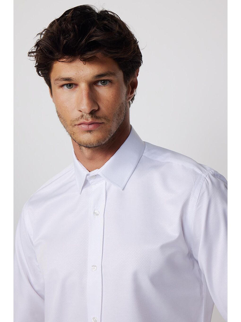 Modern Slim Fit Pamuklu Kolay Ütü Armürlü Beyaz Erkek Gömlek