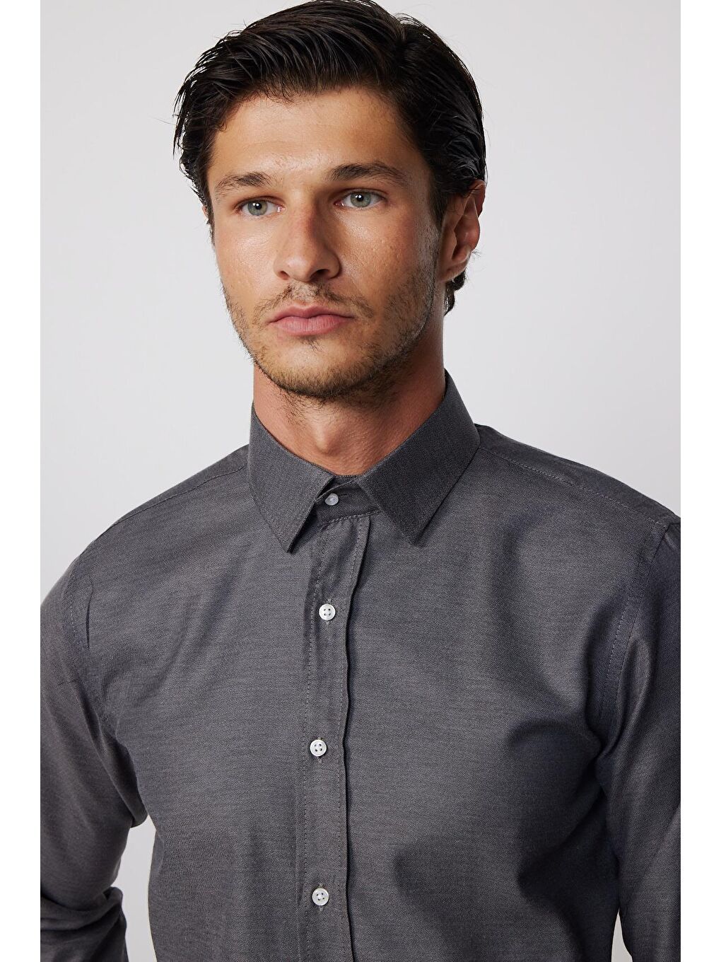 Modern Slim Fit Pamuklu Kolay Ütü Armürlü Gri Erkek Gömlek