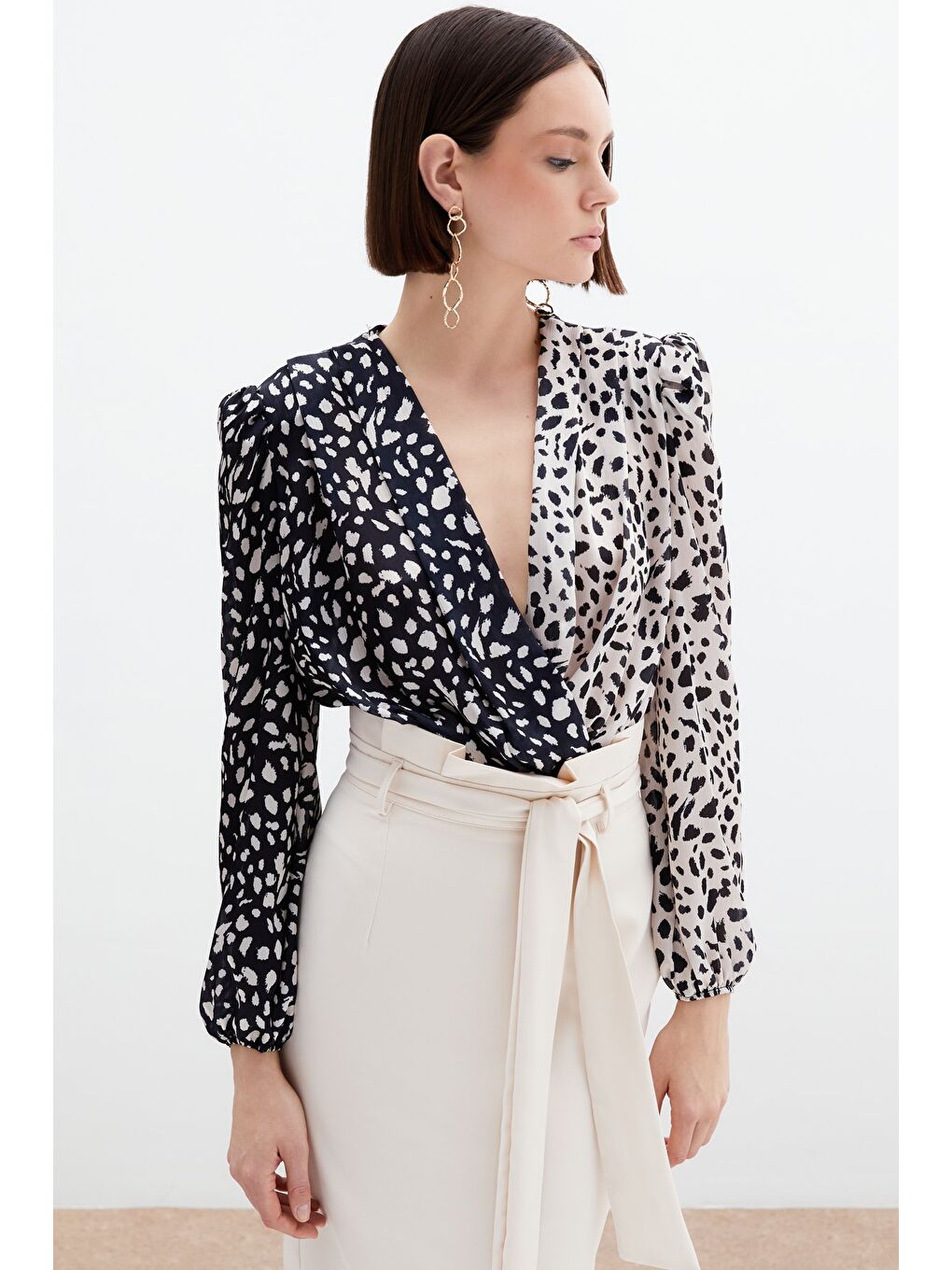 Kruvaze Desenli Bodysuit - Bej-Siyah-1