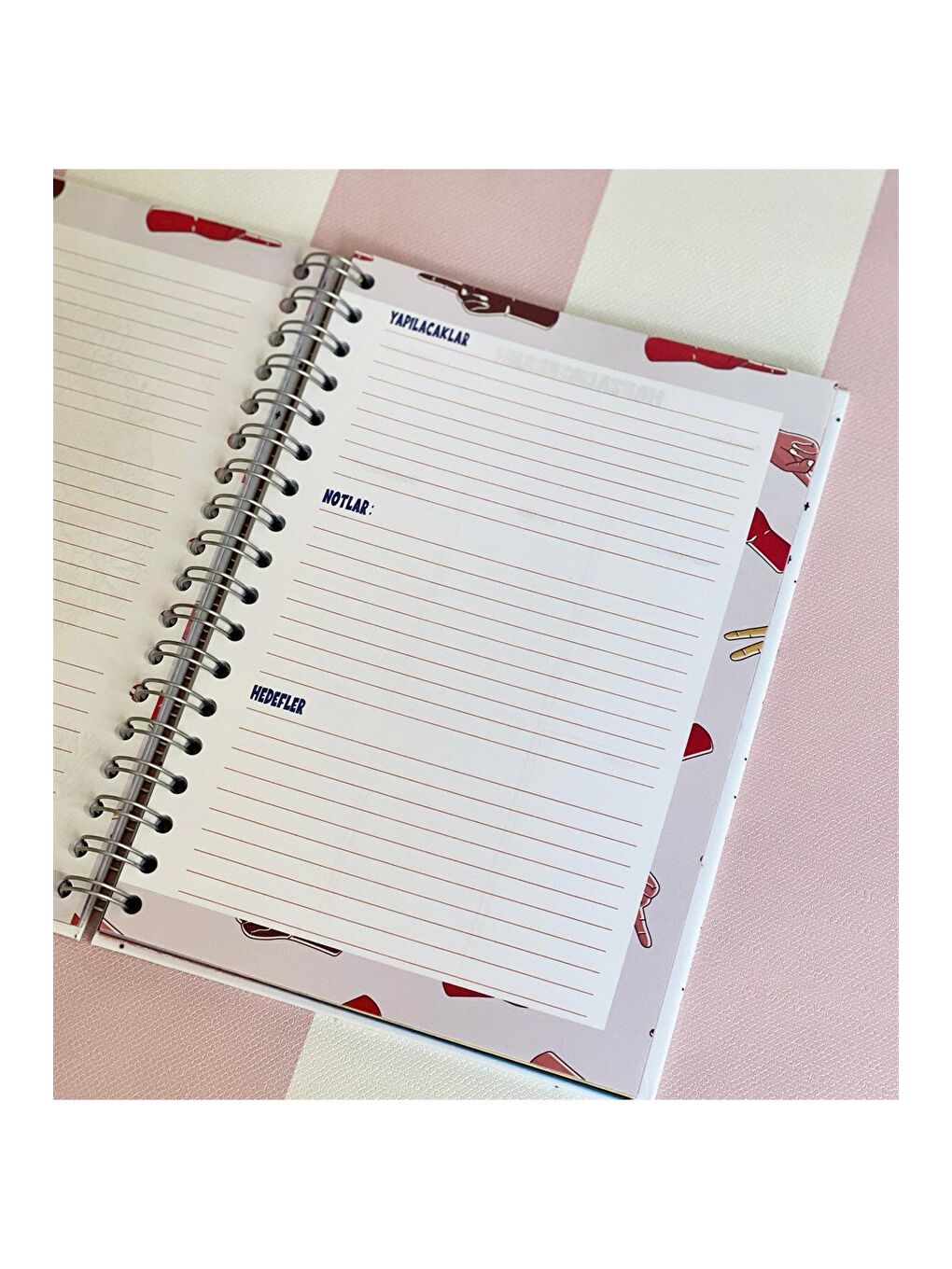 Satürnlü Kız Tasarımlı Konuşan Ajanda-4