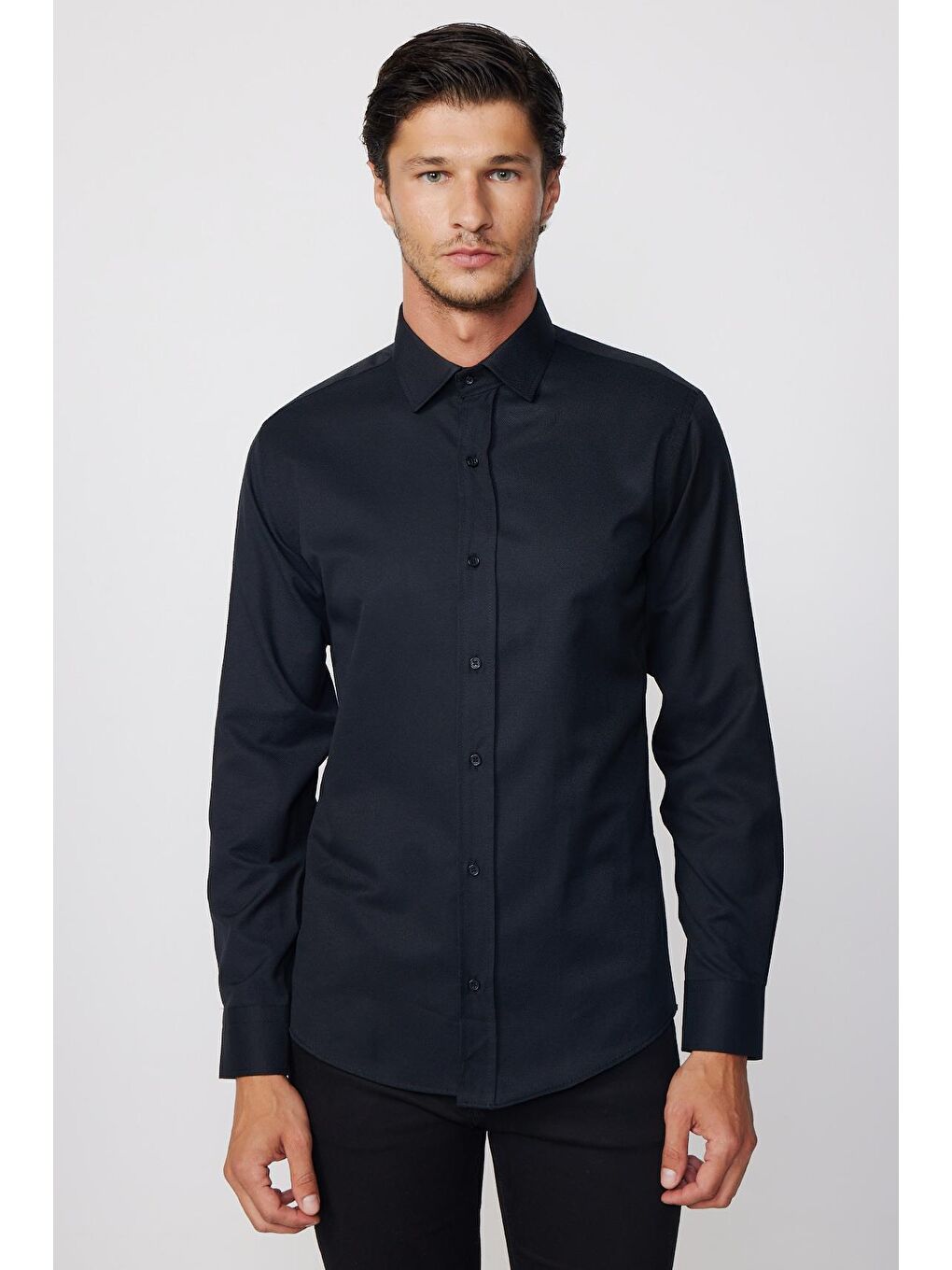 Modern Slim Fit Pamuklu Kolay Ütü Armürlü Siyah Erkek Gömlek-1