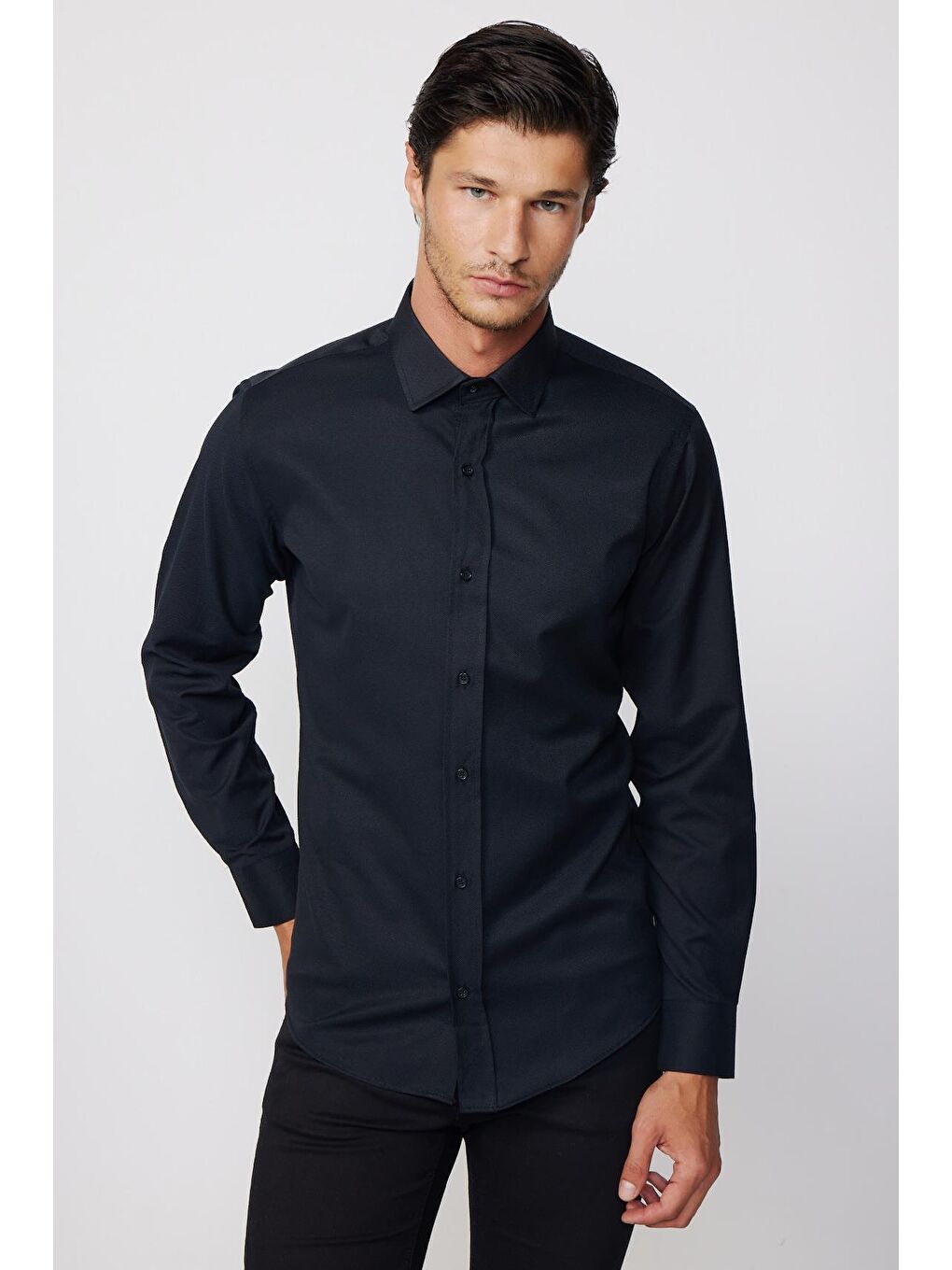 Modern Slim Fit Pamuklu Kolay Ütü Armürlü Siyah Erkek Gömlek-2