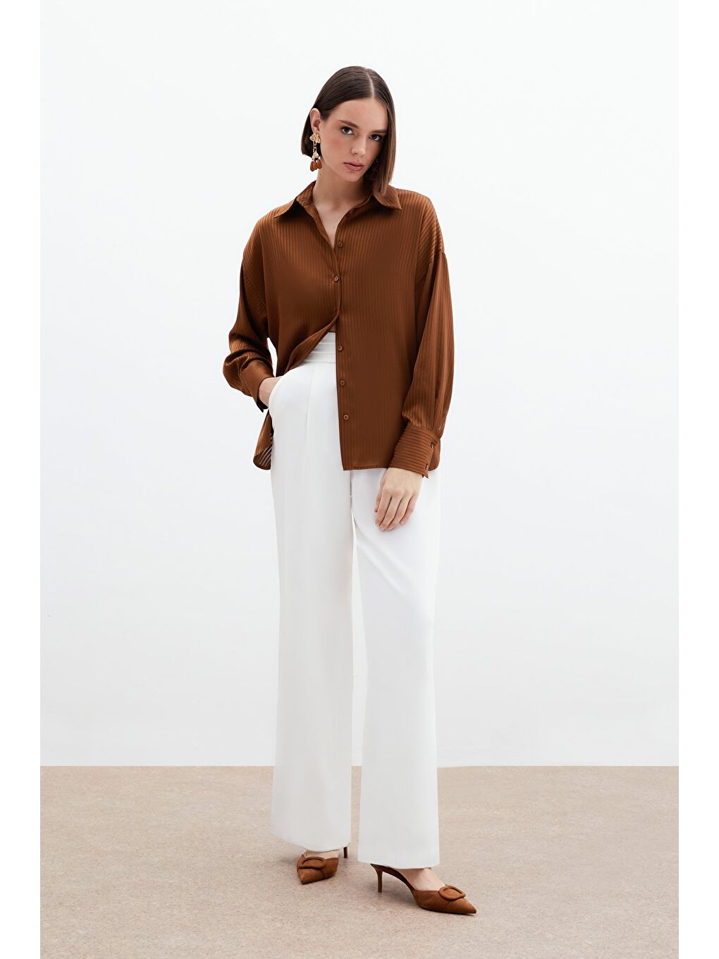 Kahverengi Kendinden Çizgi Desenli Gömlek - Kahve-1