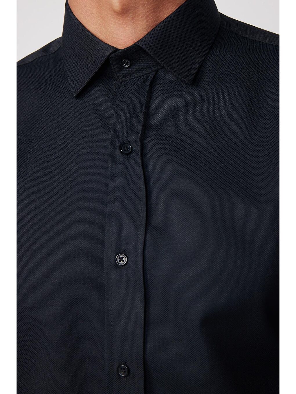 Modern Slim Fit Pamuklu Kolay Ütü Armürlü Siyah Erkek Gömlek-3