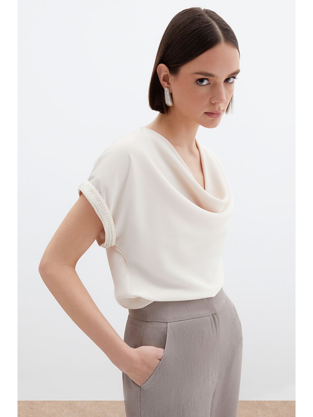 Kollar Taş Detaylı Salaş Bluz - Bej-2