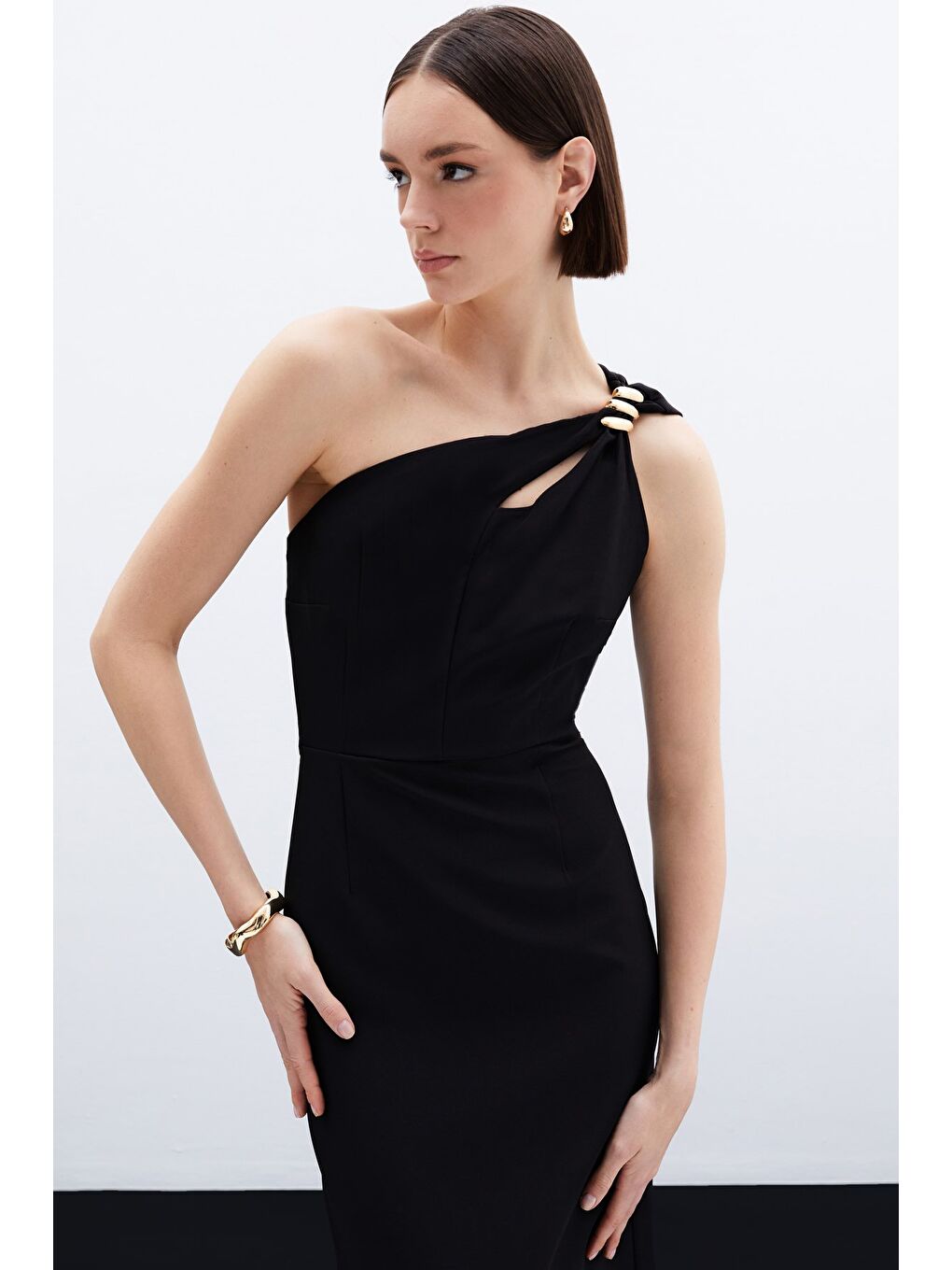 Aksesuar Detaylı Elbise - Siyah-2