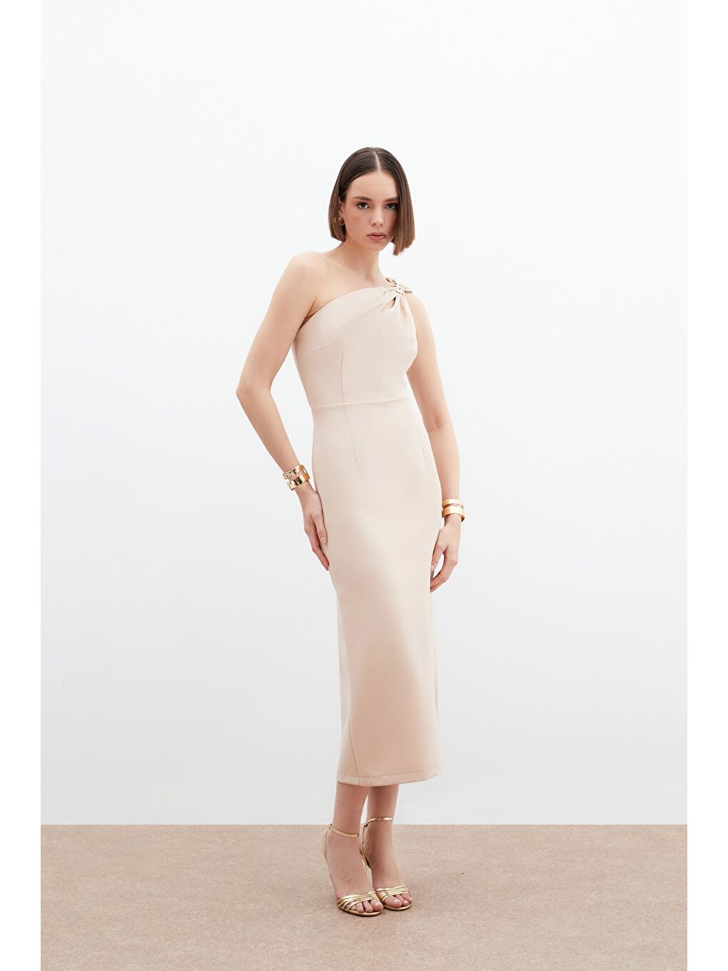 Aksesuar Detaylı Elbise - Bej-1