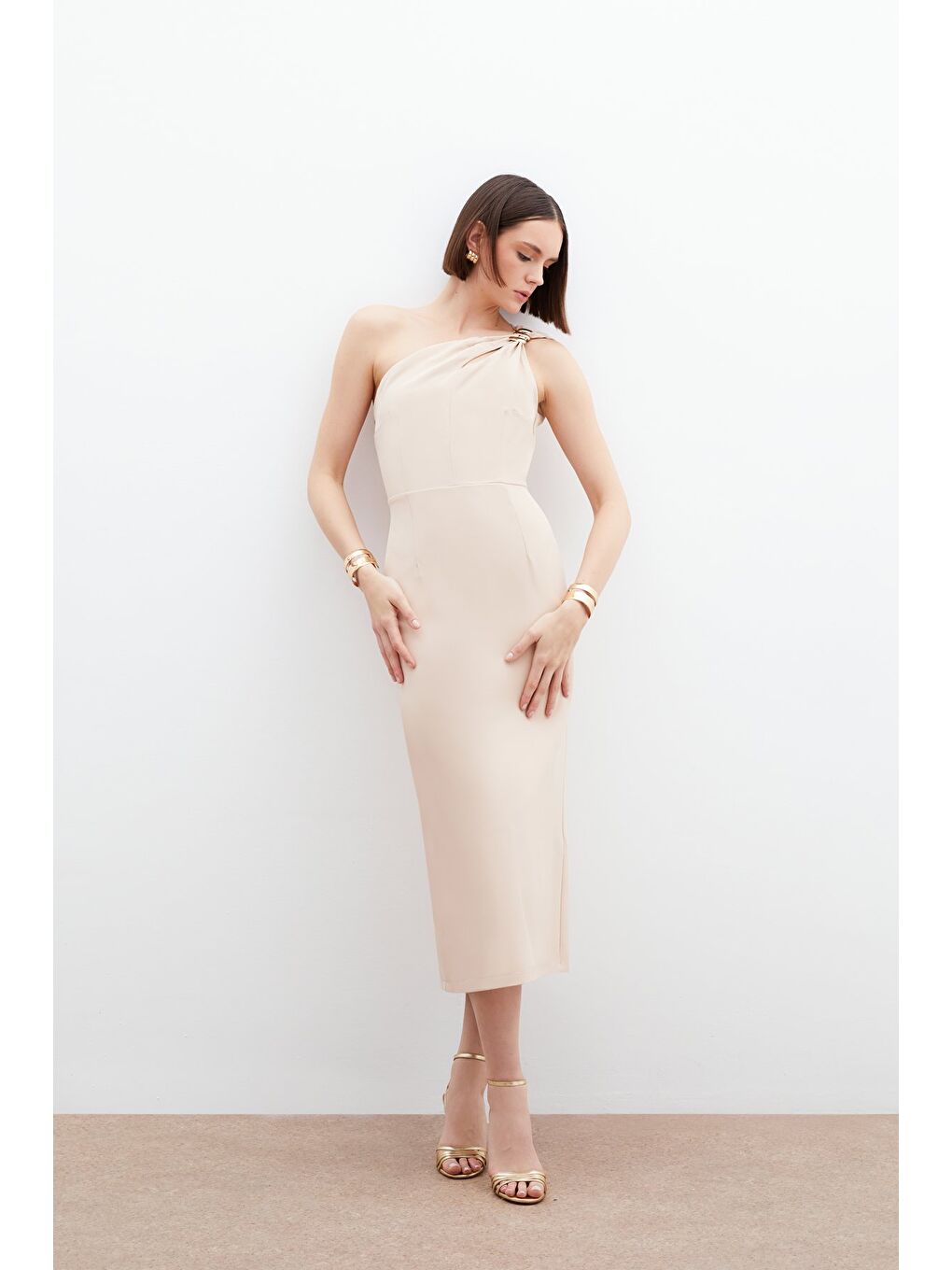 Aksesuar Detaylı Elbise - Bej-2
