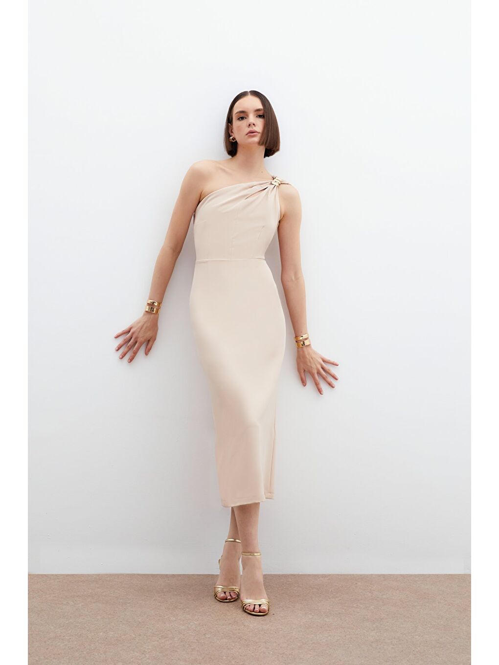 Aksesuar Detaylı Elbise - Bej-3