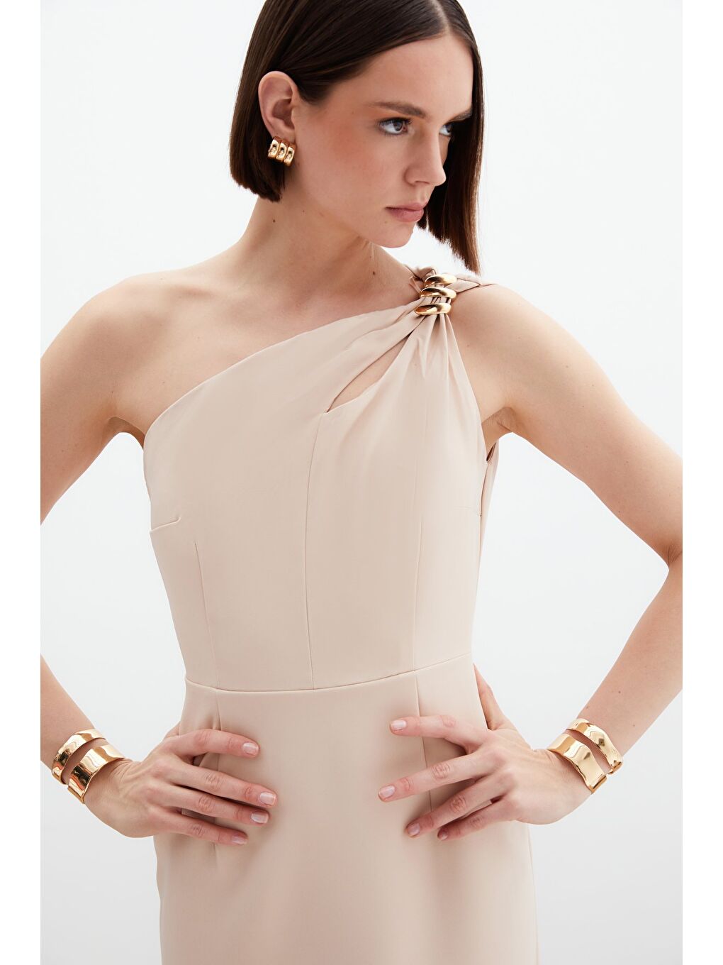 Aksesuar Detaylı Elbise - Bej-5