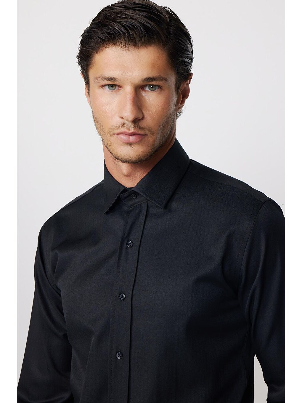 Modern Slim Fit Pamuklu Kolay Ütü Armürlü Siyah Erkek Gömlek