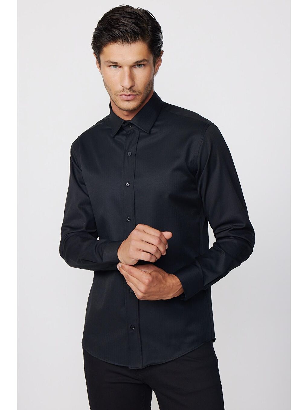 Modern Slim Fit Pamuklu Kolay Ütü Armürlü Siyah Erkek Gömlek-2