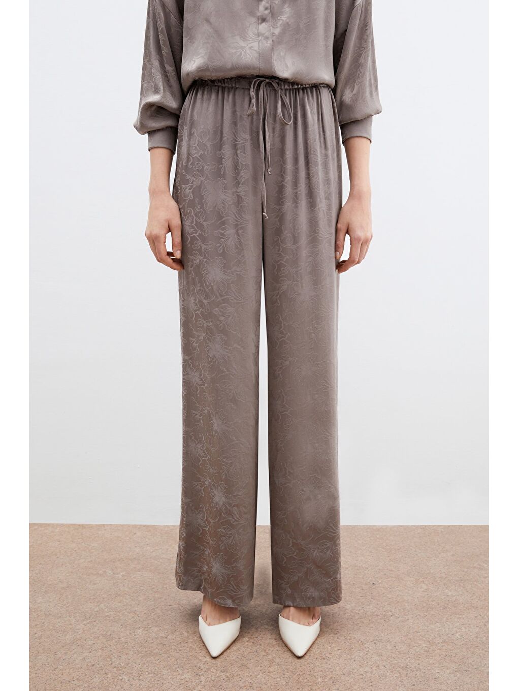 Bej Jakarlı Saten Pantolon - Vizon-3