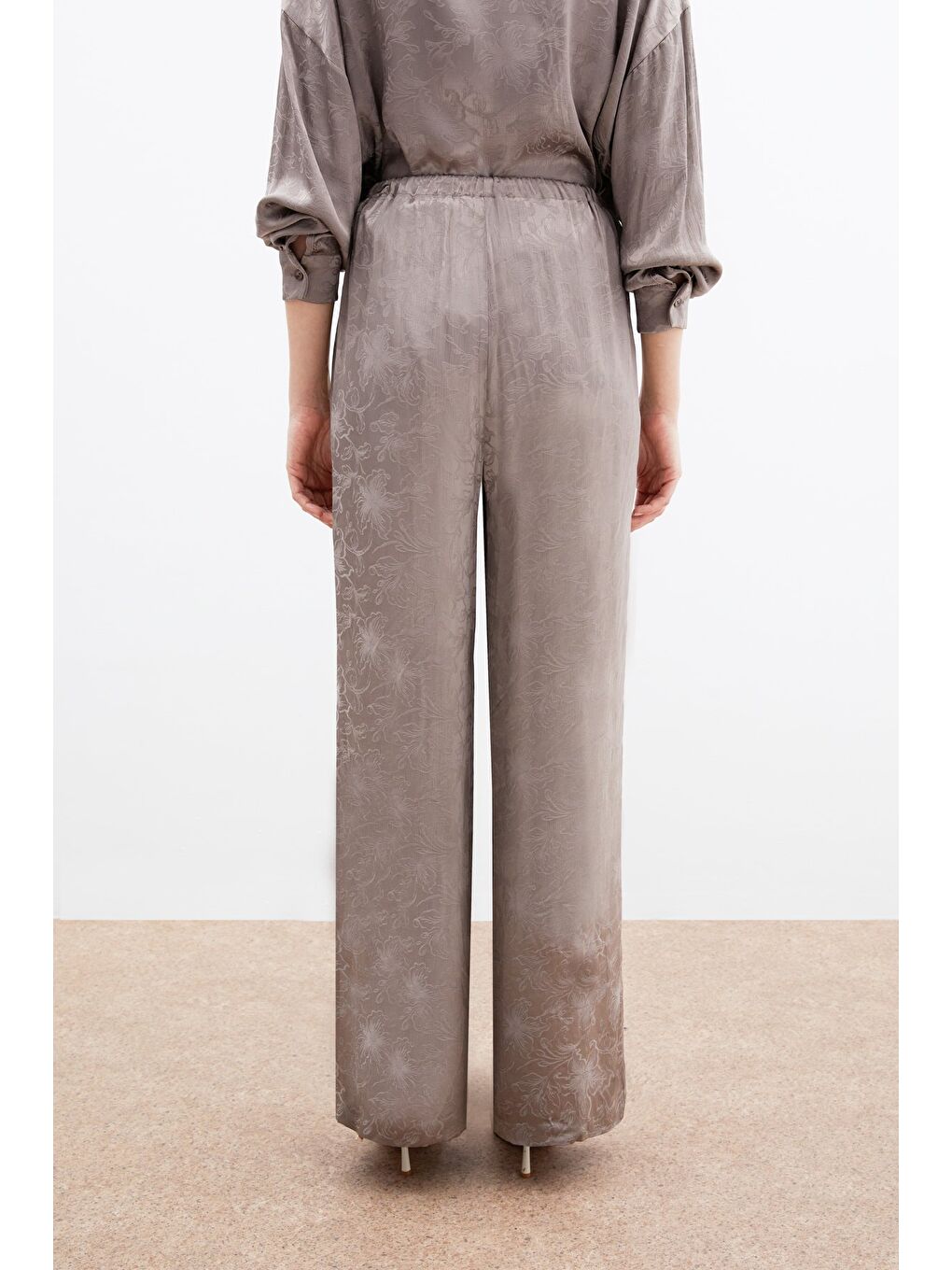 Bej Jakarlı Saten Pantolon - Vizon-4