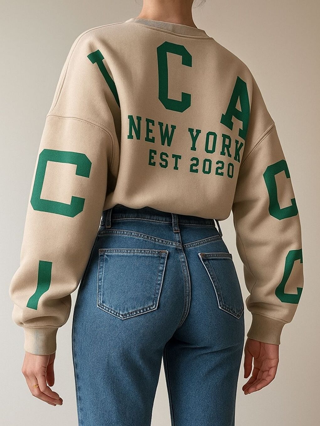 Kadın Bej Kolları Chicago Baskılı Oversize Bisiklet Yaka Sweatshirt