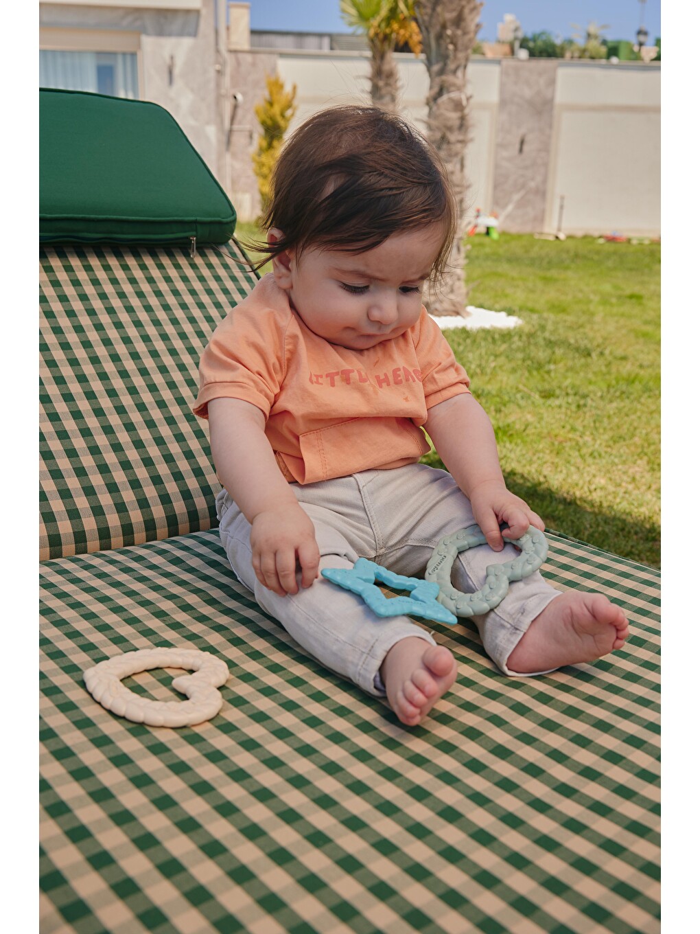 Yıldız Desenli Bebek Diş Kaşıyıcı Ekru-2