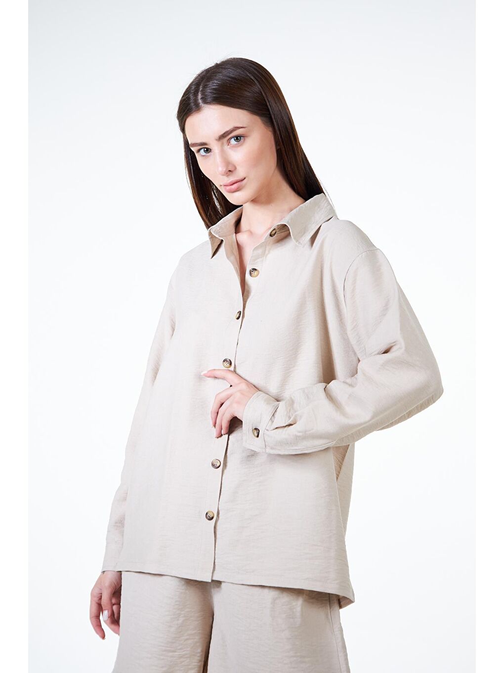 Bej Kadın Keten Görünümlü Salaş Bol Kalıp Gömlek - Revom