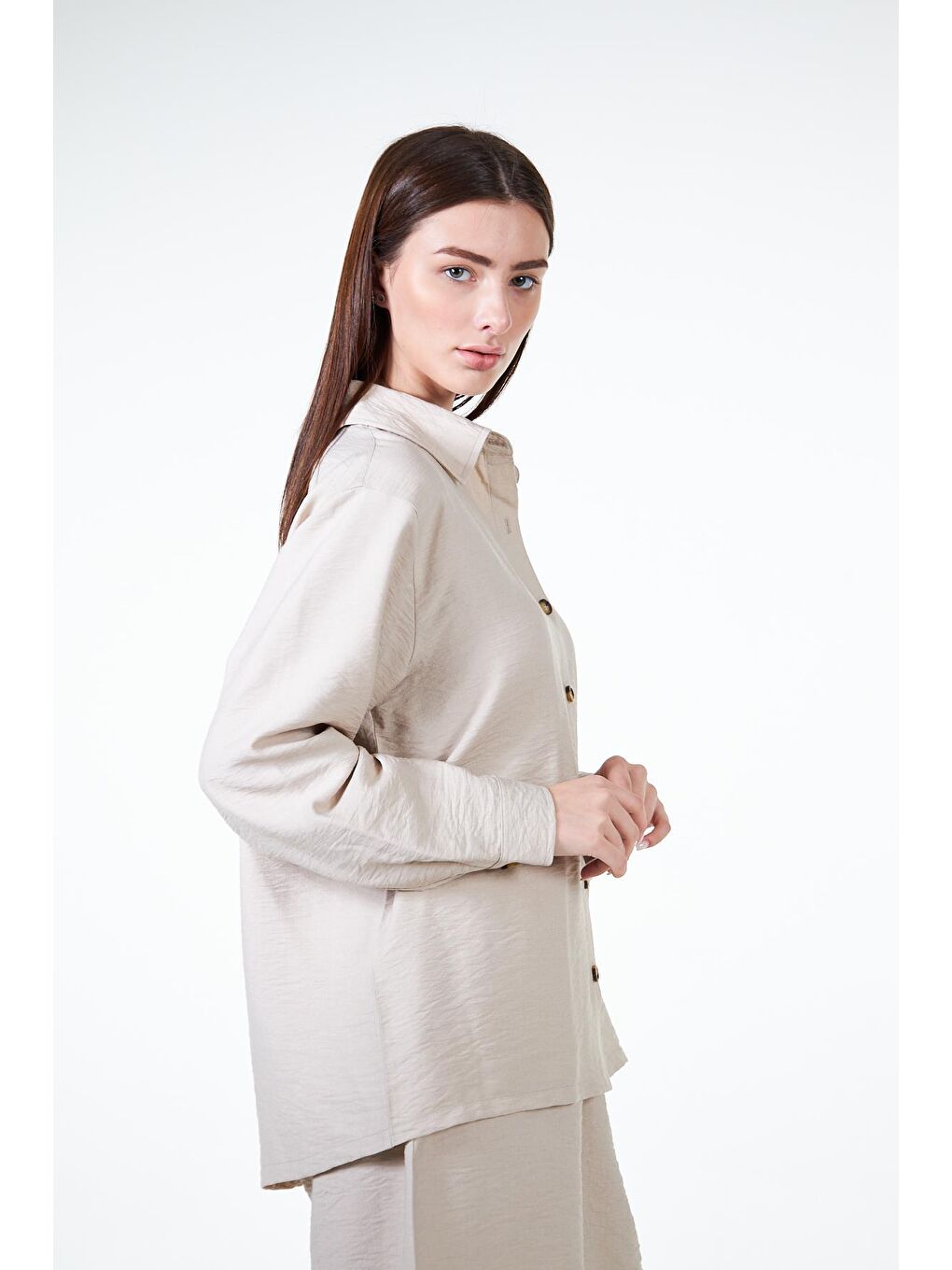 Bej Kadın Keten Görünümlü Salaş Bol Kalıp Gömlek - Revom-3