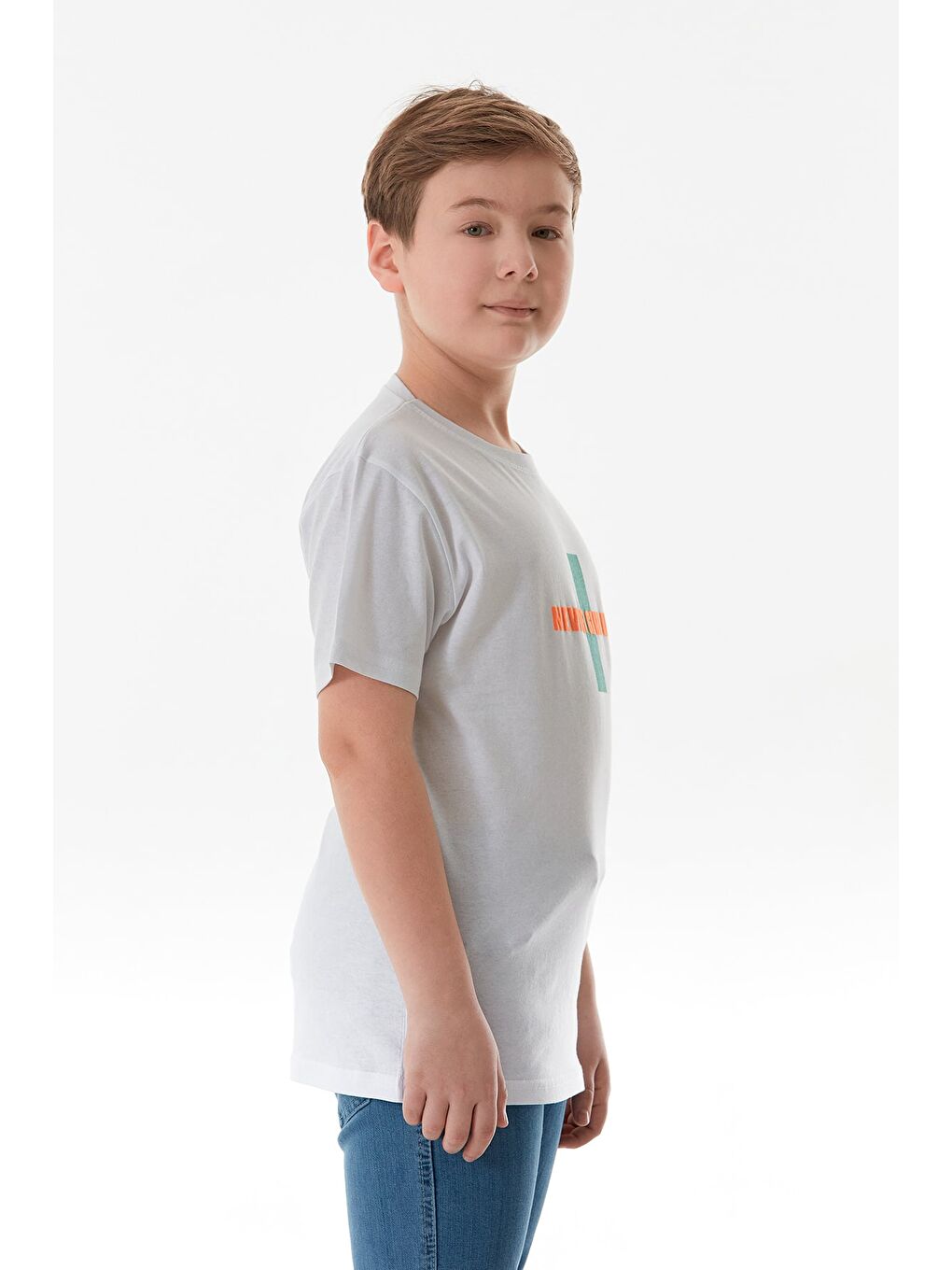 Beyaz Önü Ve Arkası Yazı Baskılı Erkek Çocuk Tişört