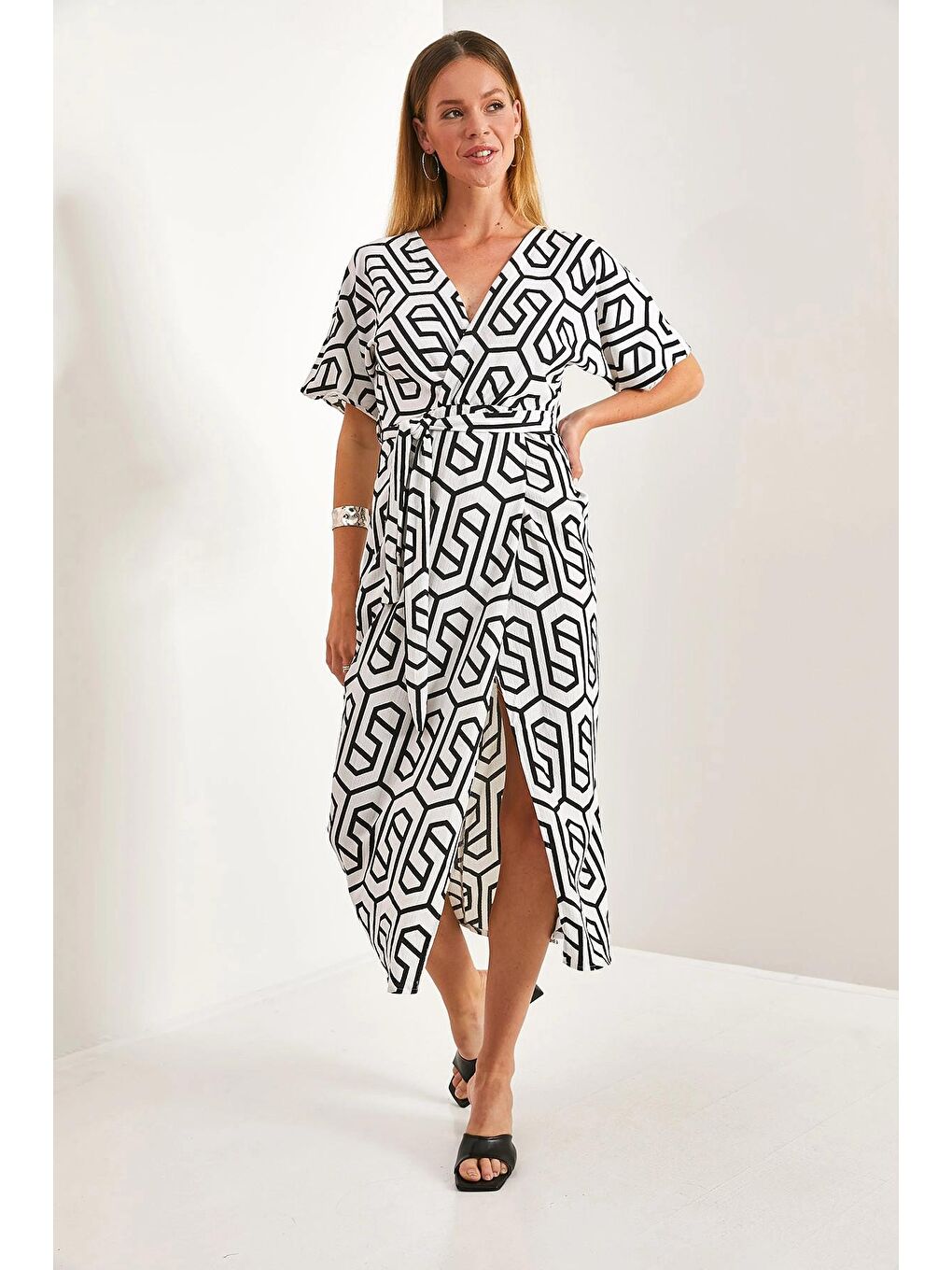 Siyah Kadın Kruvaze Yaka Kuşaklı Elbise-1