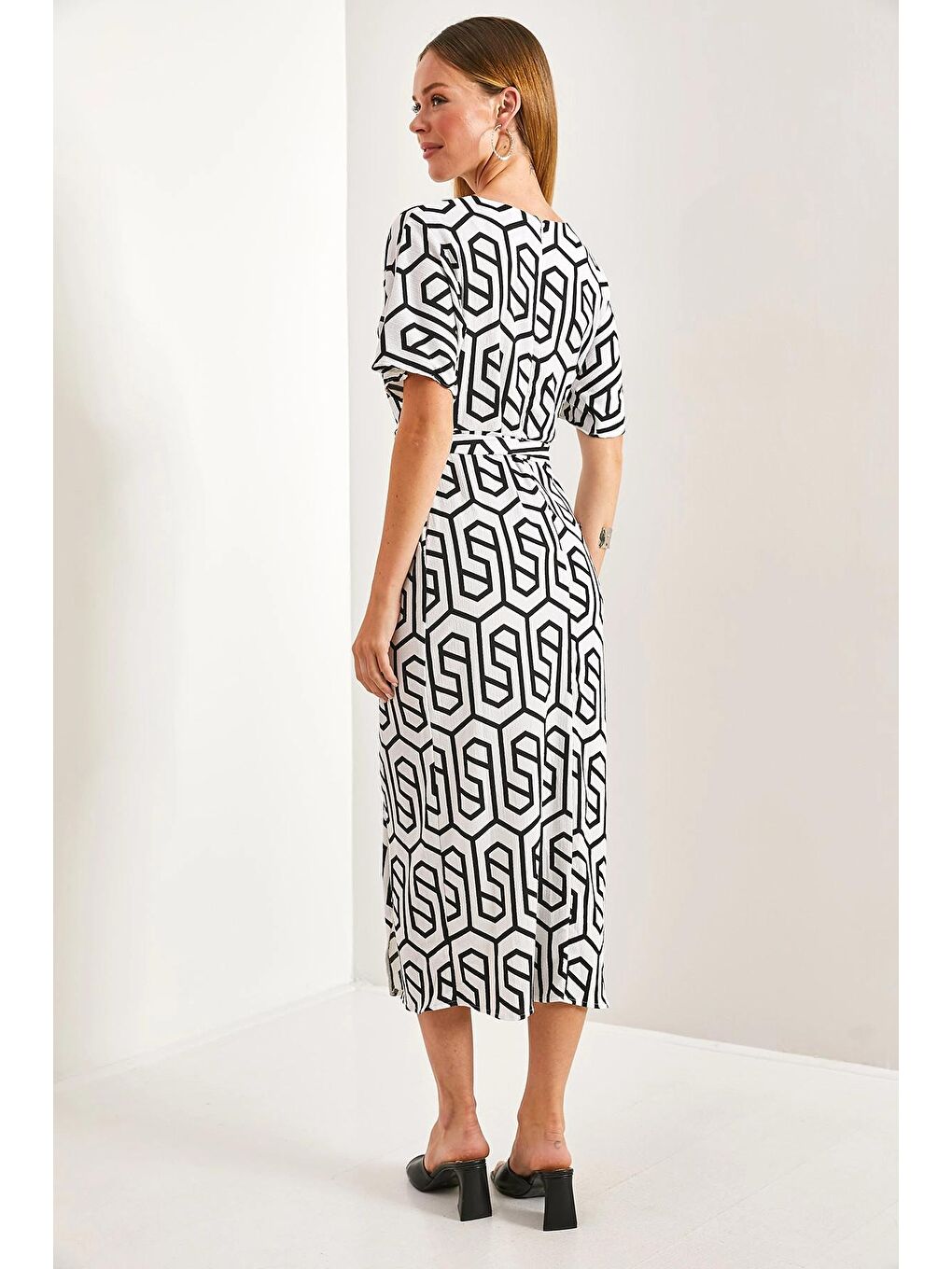 Siyah Kadın Kruvaze Yaka Kuşaklı Elbise-3