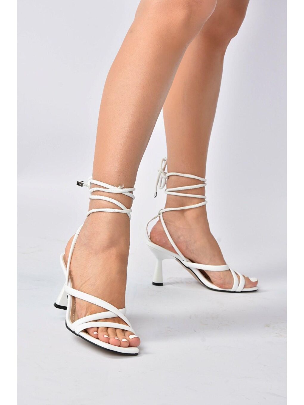 Beyaz Bilek Bağlamalı Kadın Topuklu Ayakkabı K404070209-1