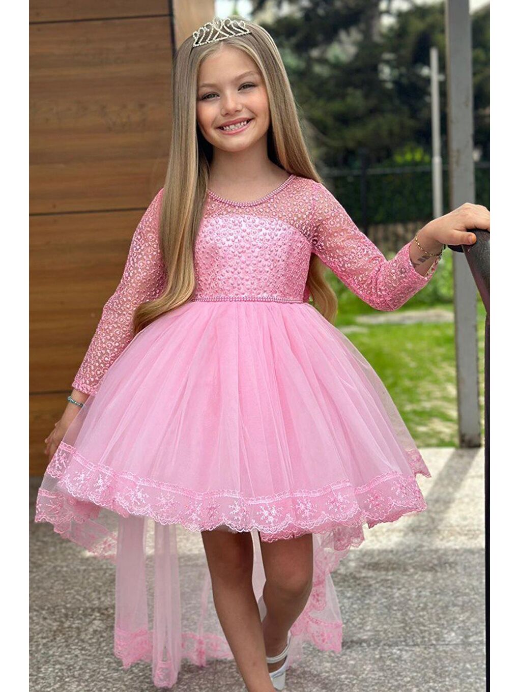 Kız Çocuk Yakası ve Kolları Transparan Sırt Dekolteli Beli İncili Pembe Abiye-4