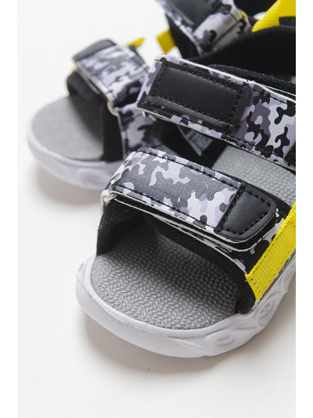 Erkek Çocuk Gri Işıklı Anatomik Hafif Çocuk Sandalet