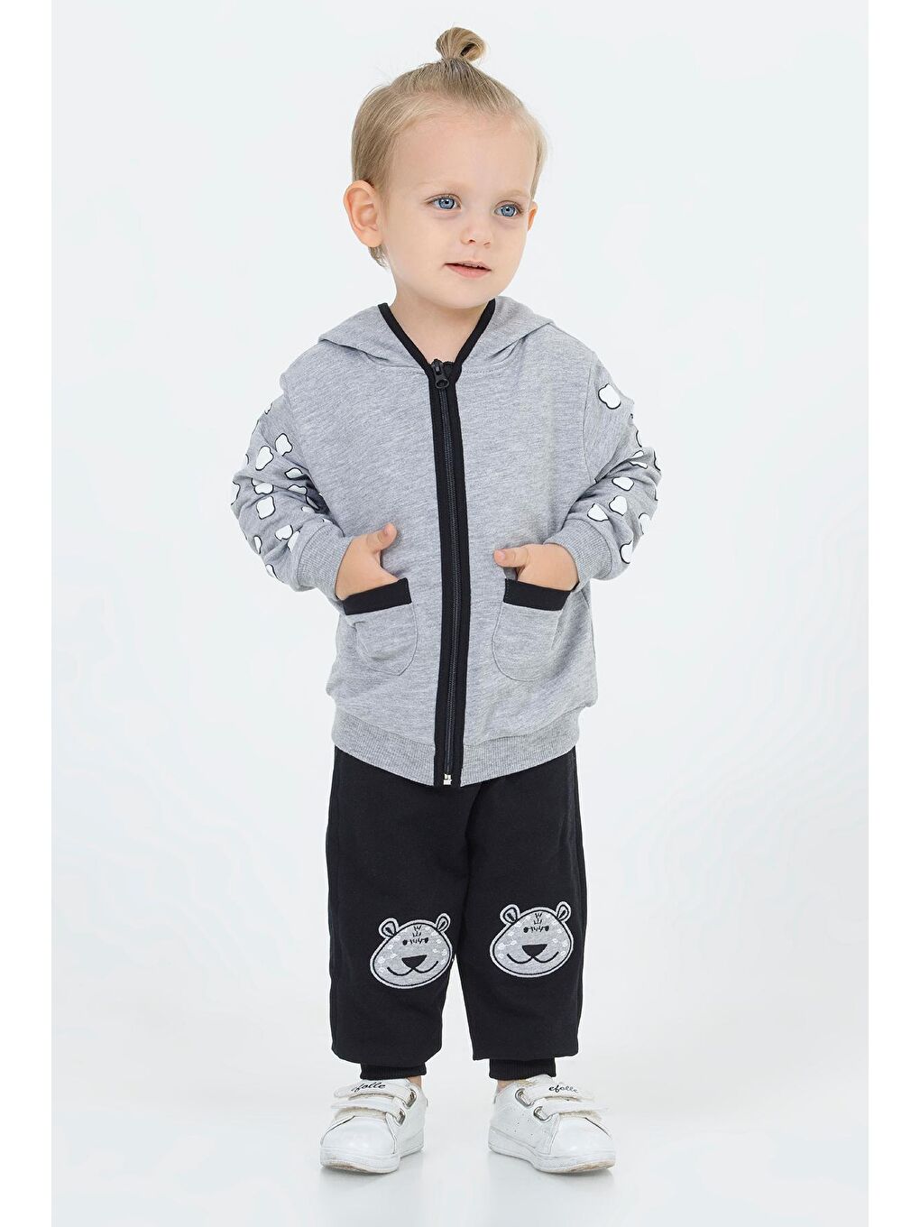 Gri Ayıcık Nakışlı Kapüşonlu Hırkalı Erkek Bebek Takımı 16627-3