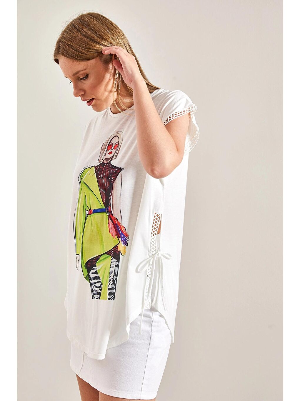 Yeşil Kadın Yandan Bağlamalı Kadın Baskılı Tshirt-1