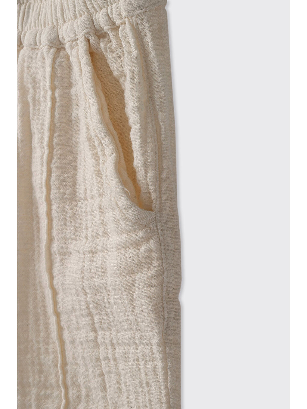 Erkek Bebek Beli Lastikli Müslin Bej Şort-2