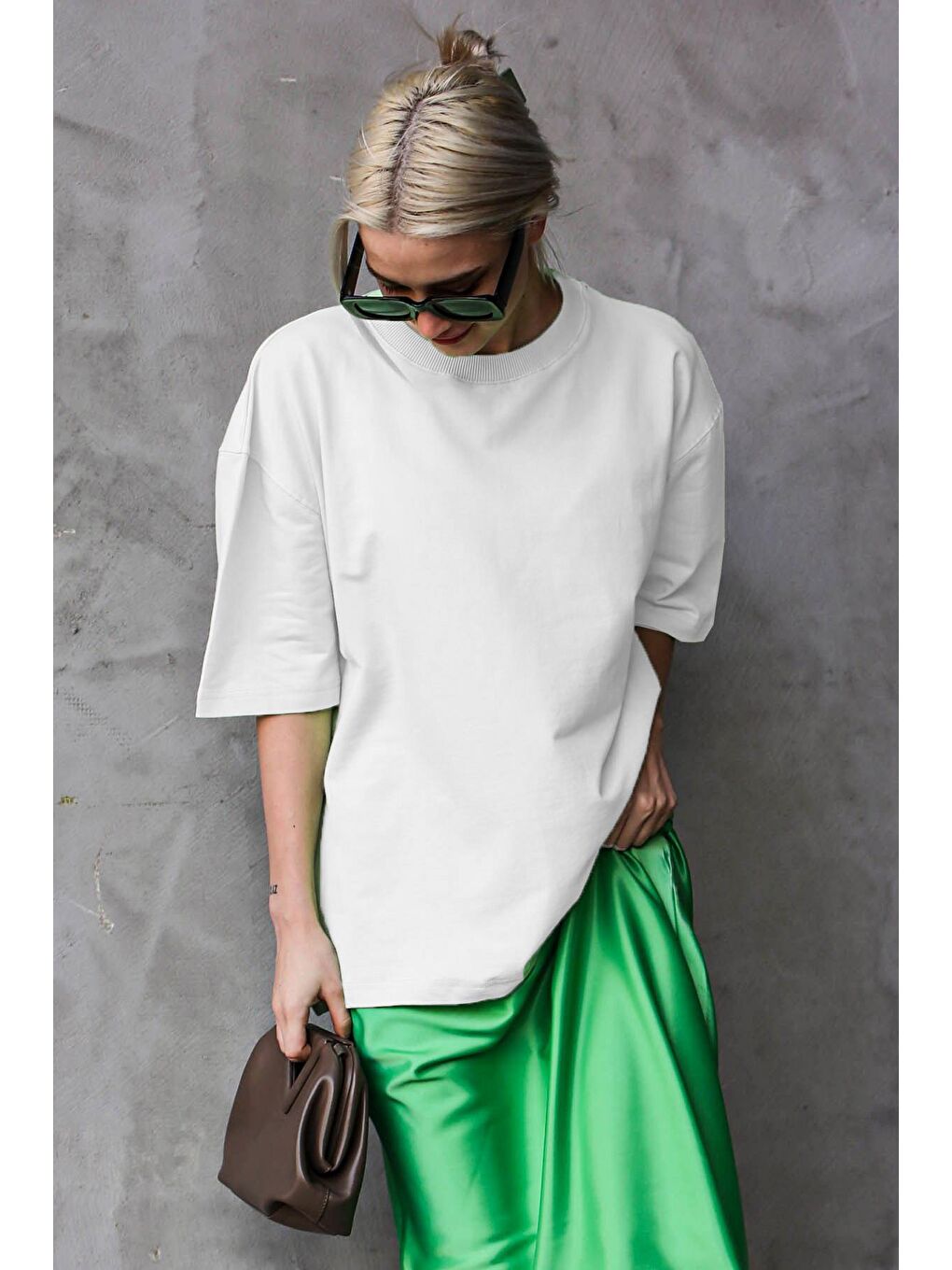 Beyaz Bisiklet Yaka Basic Oversize Tişört Mg1687