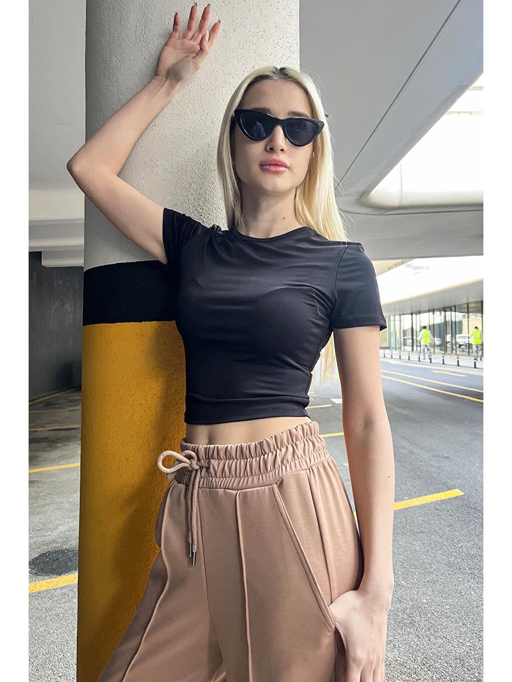 Siyah Bisiklet Yaka Kısa Kollu Basic Tişört Mg1826-1