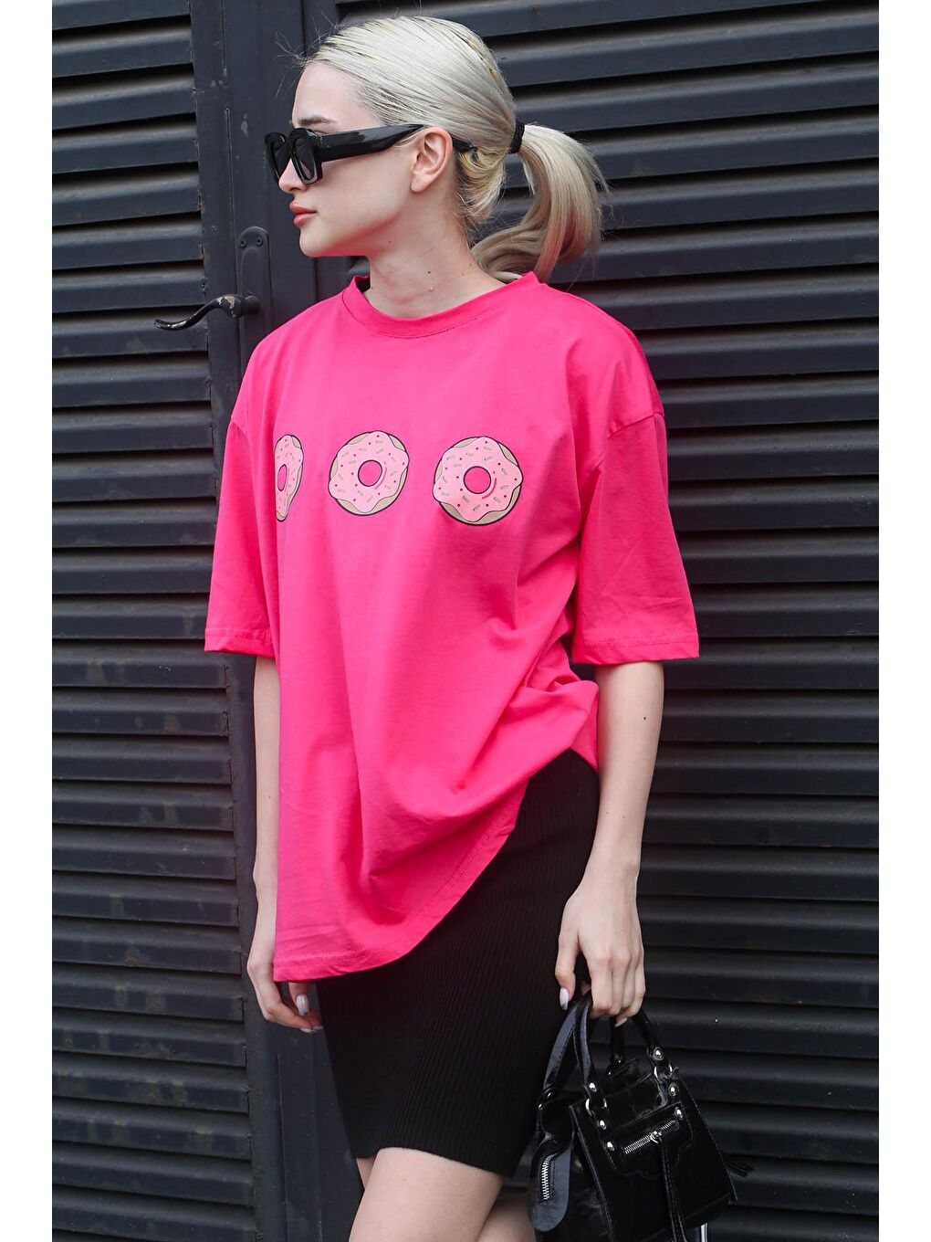 Pembe Baskılı Bisiklet Yaka Kadın Tişört MG1682-1