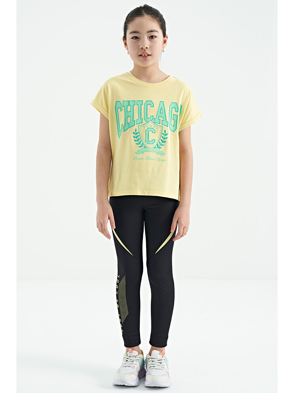 Sarı O Yaka Düşük Omuzlu Rahat Form Kısa Kollu Kız Çocuk Tişört - 75128-1