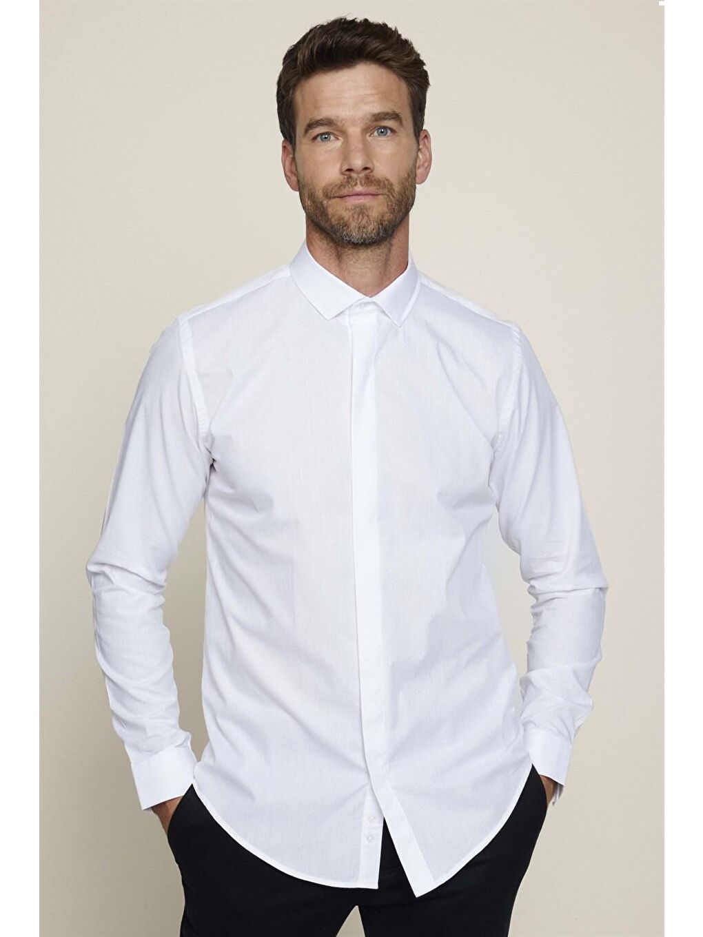 Slim Fit Uzun Kol Gizli Pat %100 Pamuk Poplin Düz Beyaz Gömlek