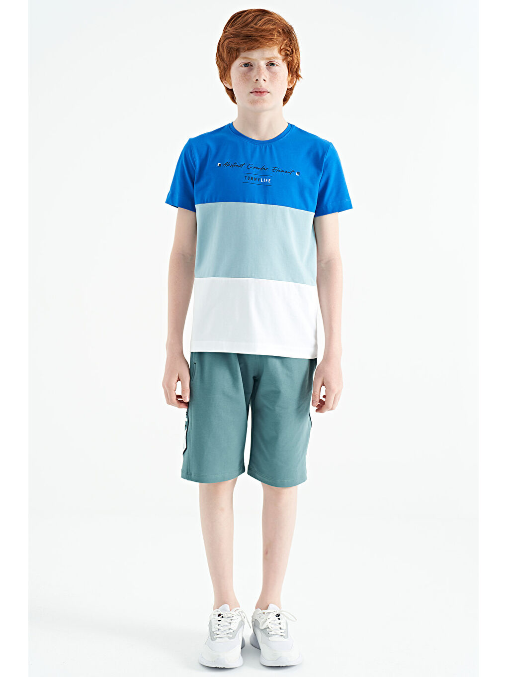 Beyaz Renk Bloklu O Yaka Baskı Detaylı Standart Kalıp Erkek Çocuk Tişört - 11135-1