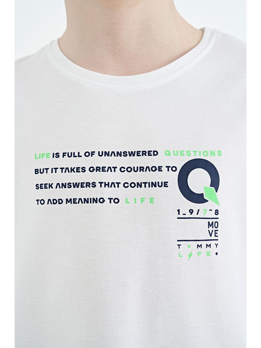 Beyaz Baskı Detaylı O Yaka Standart Kalıp Erkek Çocuk Tişört - 11145-2