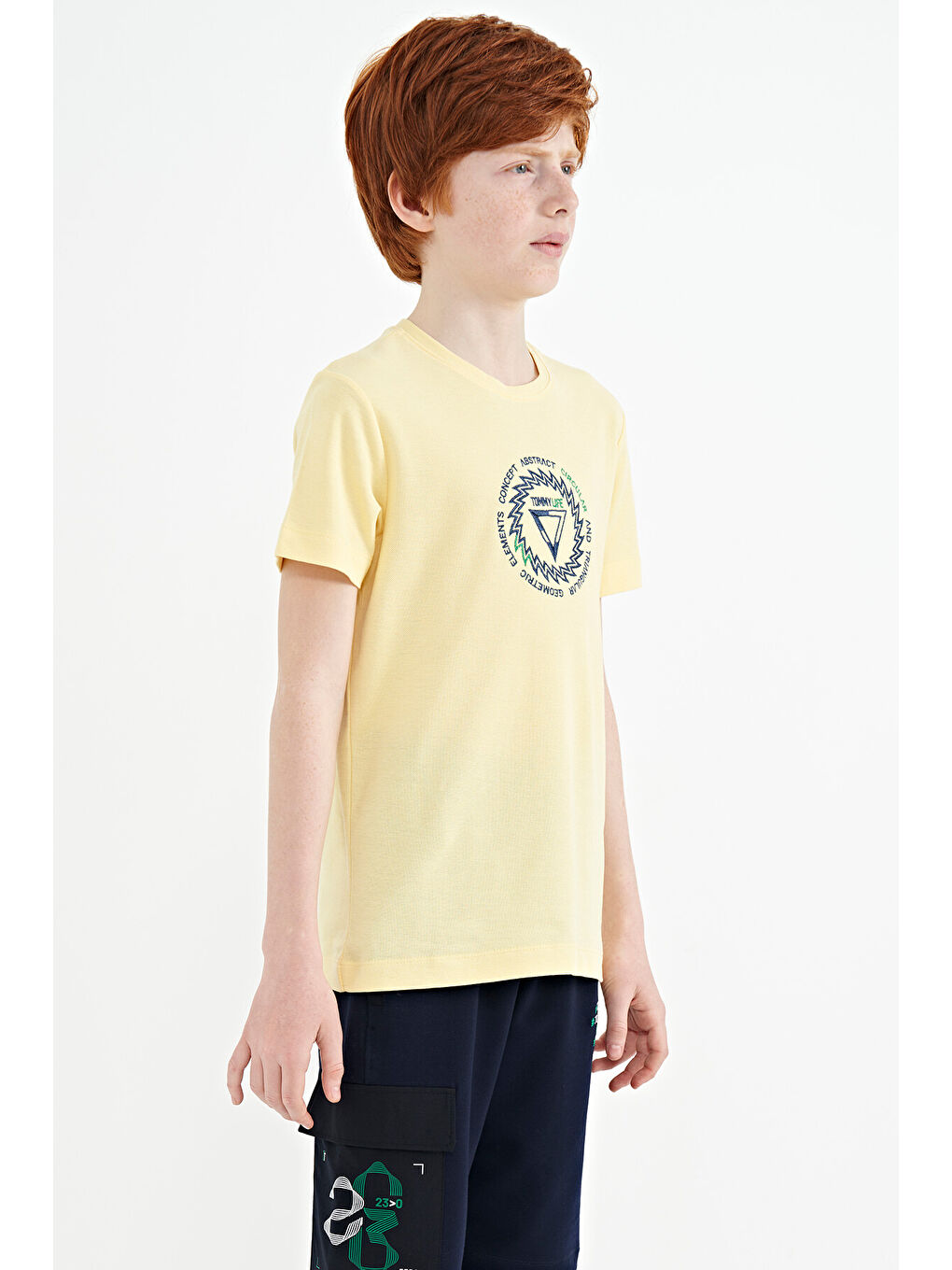 Sarı Nakış İşleme Detaylı O Yaka Standart Kalıp Erkek Çocuk Tişört - 11115-4