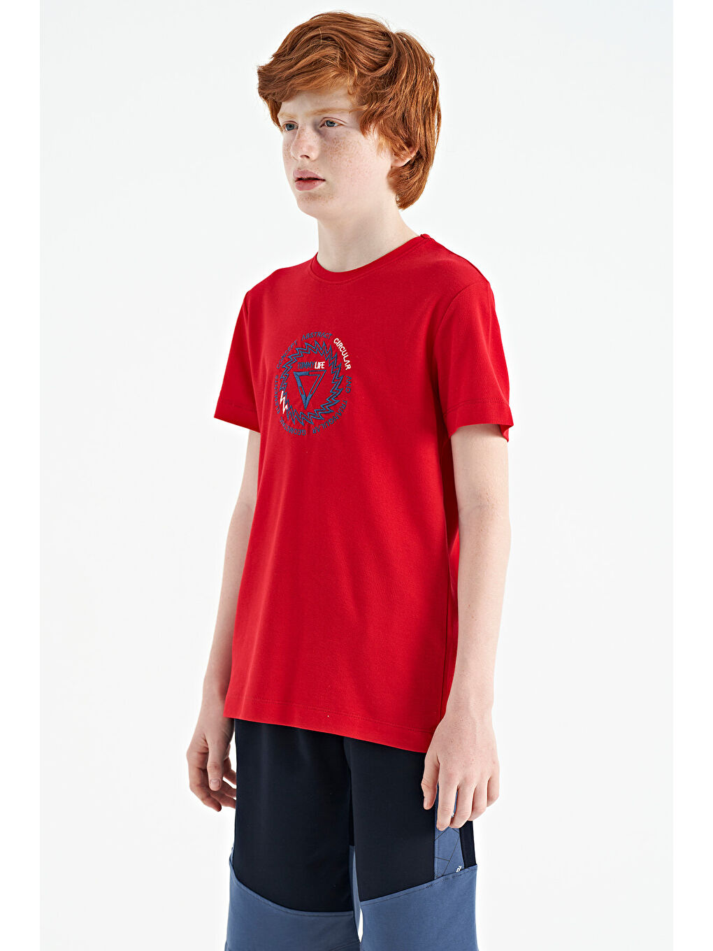 Kırmızı Nakış İşleme Detaylı O Yaka Standart Kalıp Erkek Çocuk Tişört - 11115-3