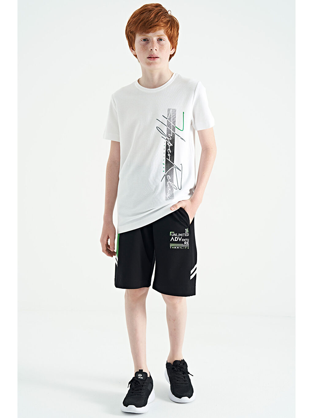 Beyaz Yazı Baskılı O Yaka Standart Kalıp Erkek Çocuk Tişört - 11119-1